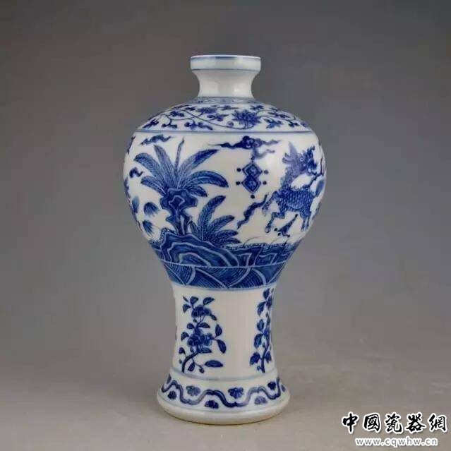 明成化 芭蕉麒麟纹青花梅瓶