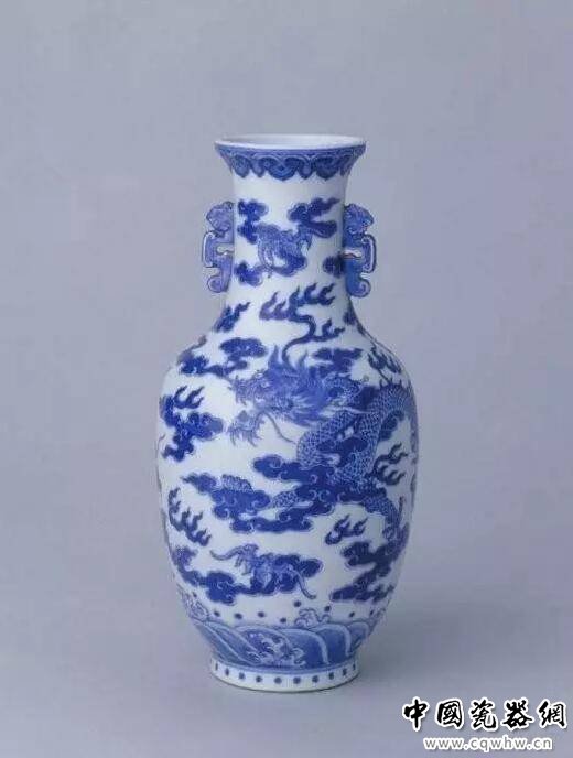 清嘉庆 青花云龙纹螭耳瓶